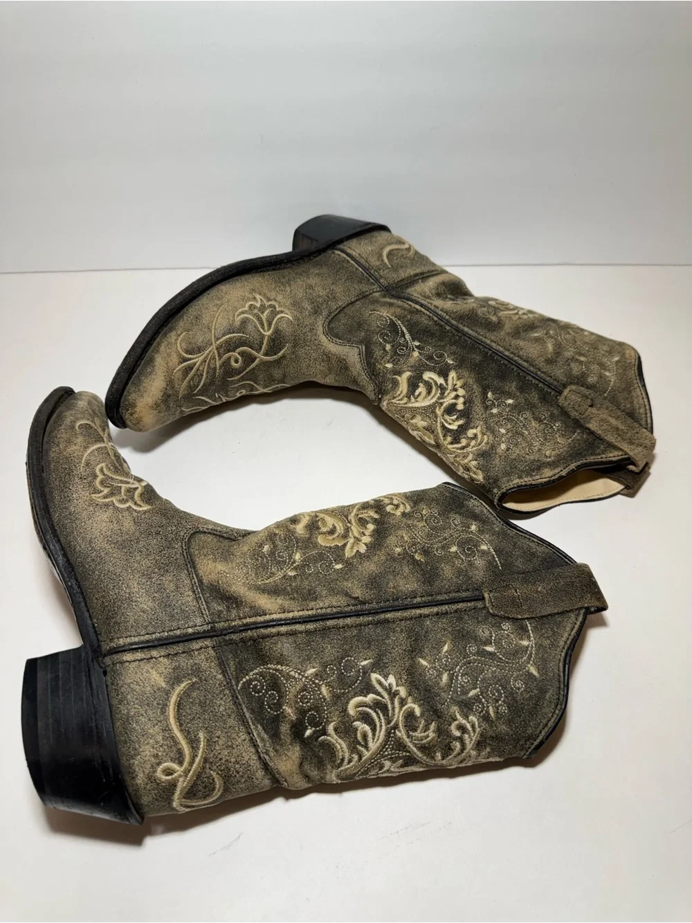 OLD WEST Cowgirl Boots Embroidered Distressed Leather Western Big Girls 4.0 D
